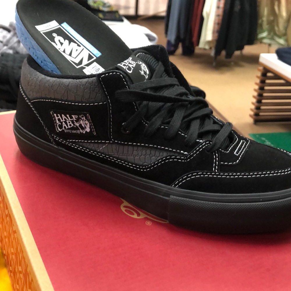 Vans half cab pro new with tags